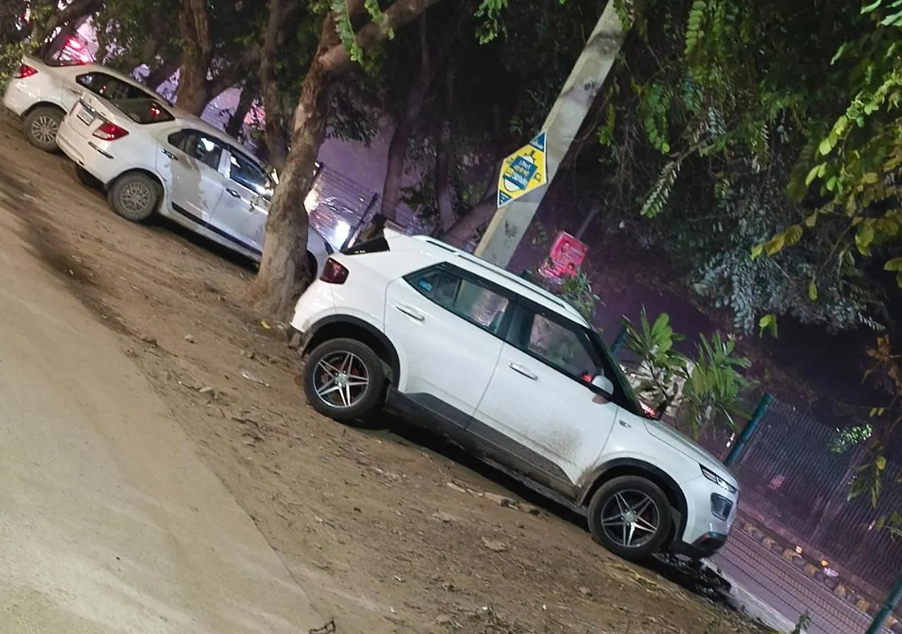 Hotel Aroha Stay Inn Aroma - Near Me Unitech Cyber Park & Omaxe Celebration Mall Gurgaon Couette-café