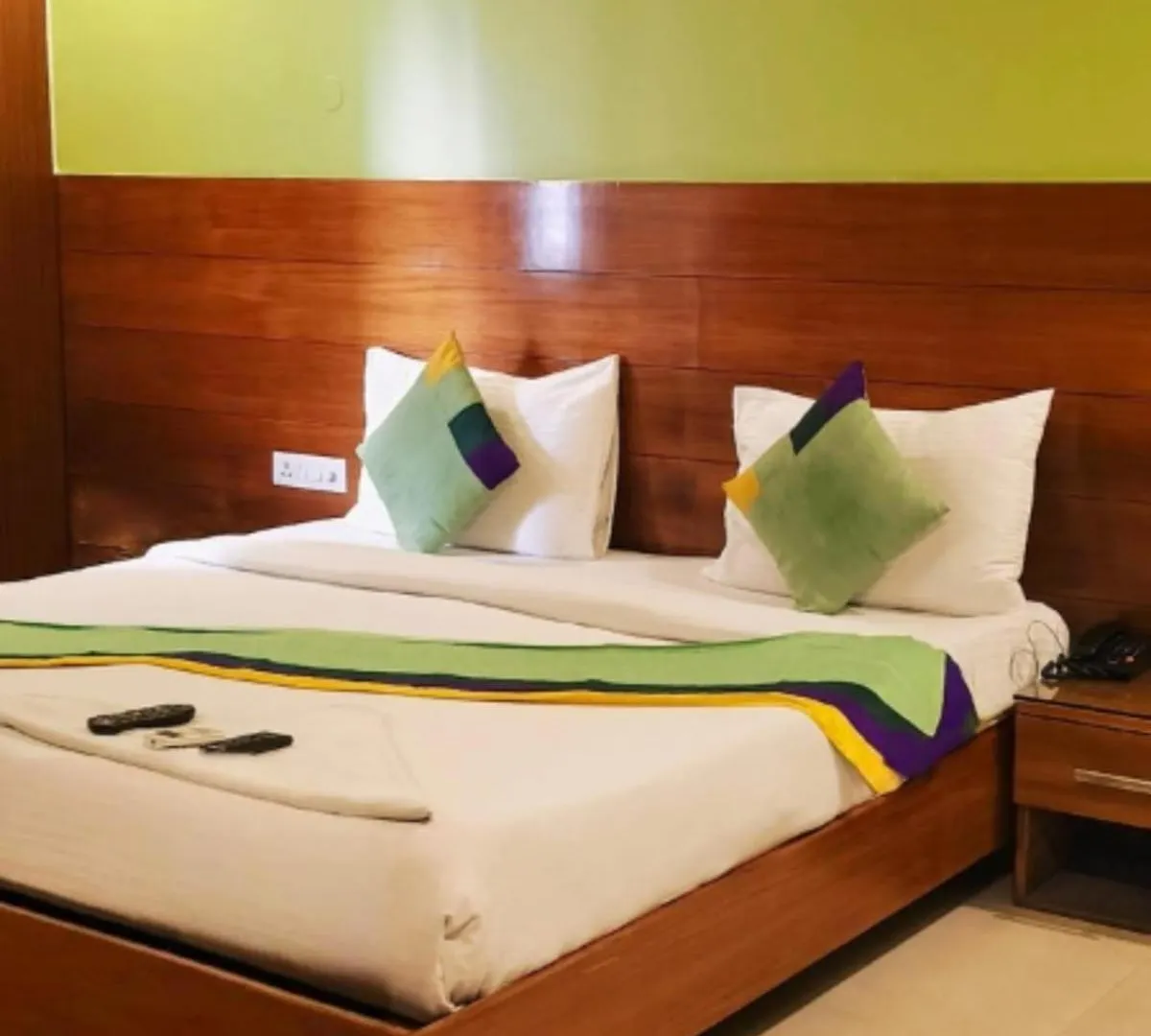 Couette-café Hotel Aroha Stay Inn Aroma - Near Me Unitech Cyber Park & Omaxe Celebration Mall Gurgaon Inde